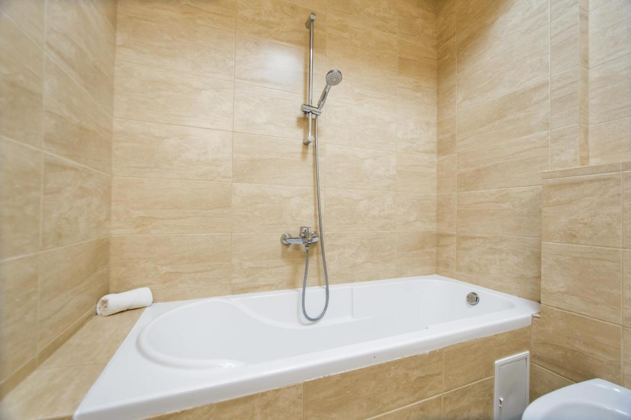 Elegant & Spacious - Central Apartment Oradea Dış mekan fotoğraf