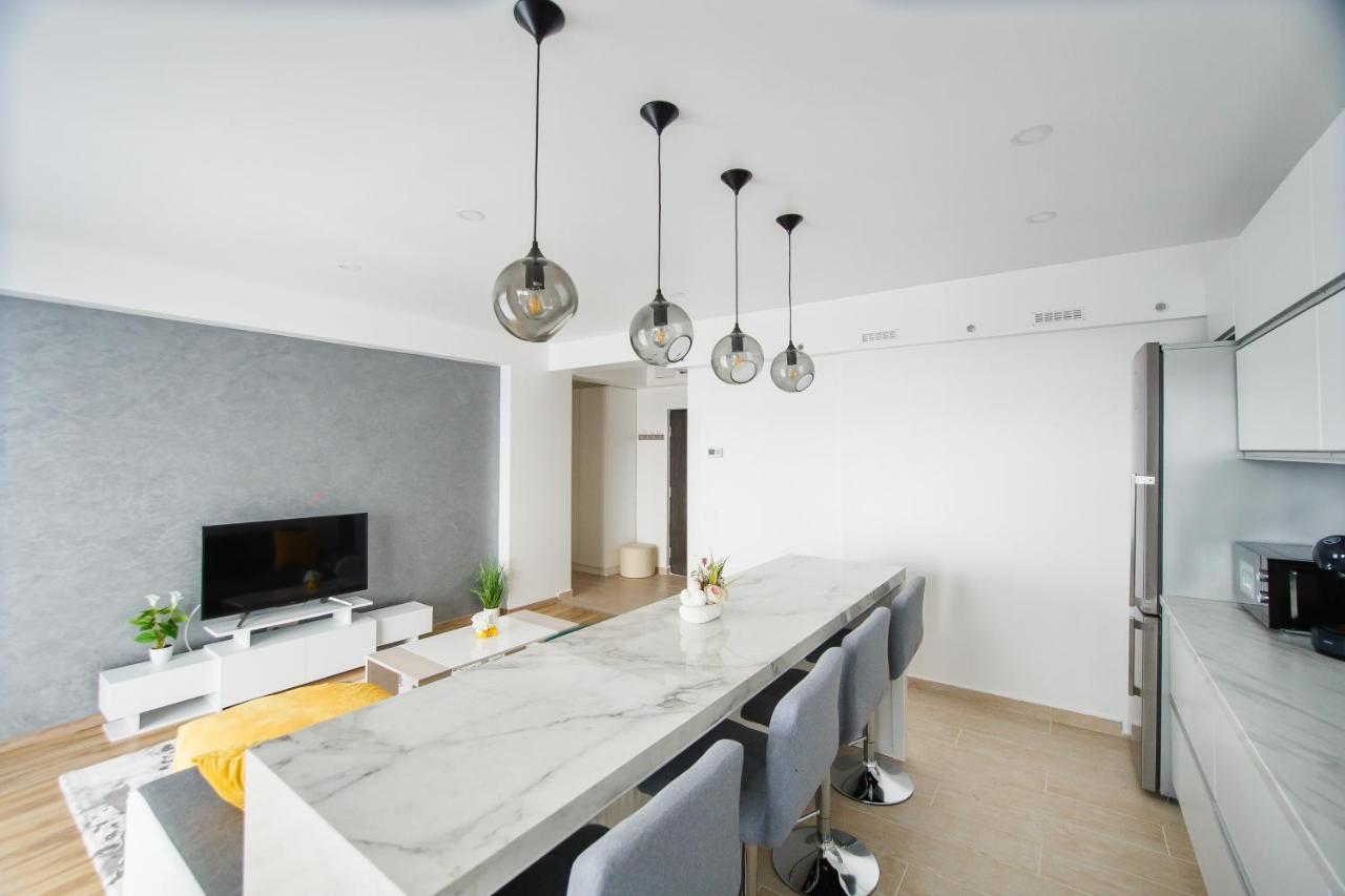 Elegant & Spacious - Central Apartment Oradea Dış mekan fotoğraf