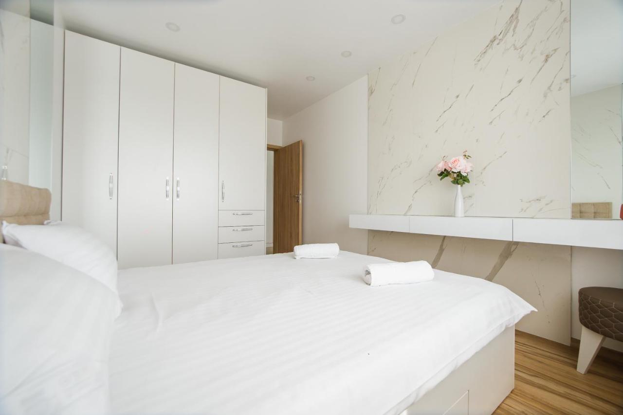 Elegant & Spacious - Central Apartment Oradea Dış mekan fotoğraf